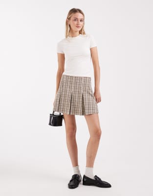 ASOS DESIGN - Eleganter Minirock mit Kellerfalten und kleinem Karomuster in Braun