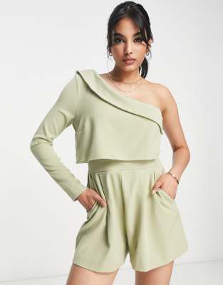 ASOS DESIGN - Eleganter Playsuit in Salbeigrün mit One-Shoulder-Träger