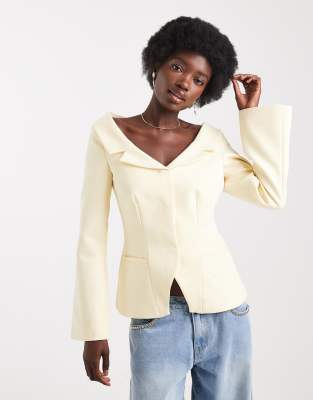 ASOS DESIGN - Eleganter, schulterfreier Blazer in Buttermilchgelb