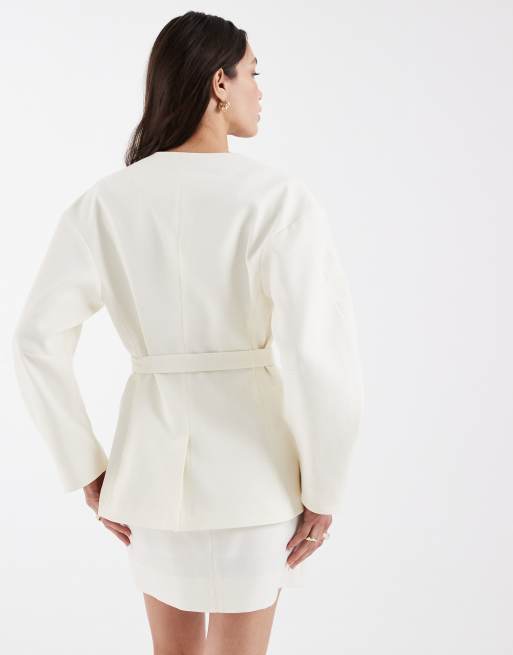 ASOS DESIGN – Eleganter, taillierter Blazer in strukturiertem Buttermilchgelb mit Gürtel, 3 von 4