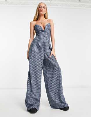 ASOS DESIGN - Eleganter trägerloser Bustier-Jumpsuit mit weitem Bein und Karomuster-Bunt