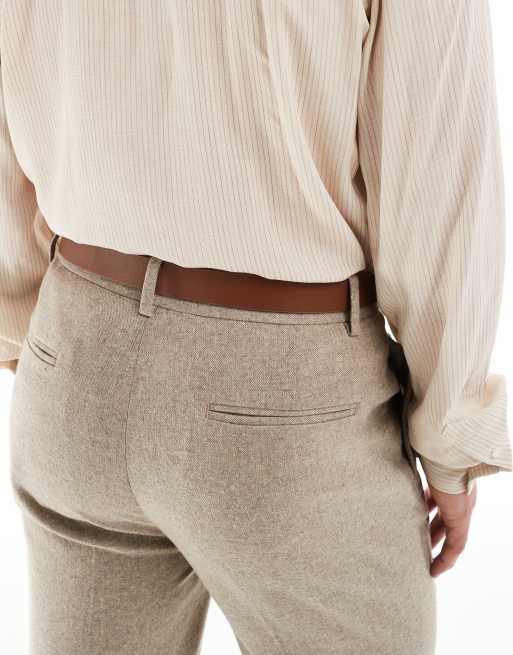ASOS DESIGN – Eleganter, wendbarer Gürtel aus Kunstleder in Hellbraun und Braun, 3 von 3