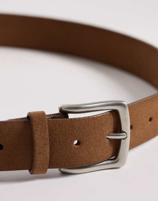 ASOS DESIGN – Eleganter Wildleder-Gürtel in Hellbraun mit silberfarbener Schnalle, 2 von 3