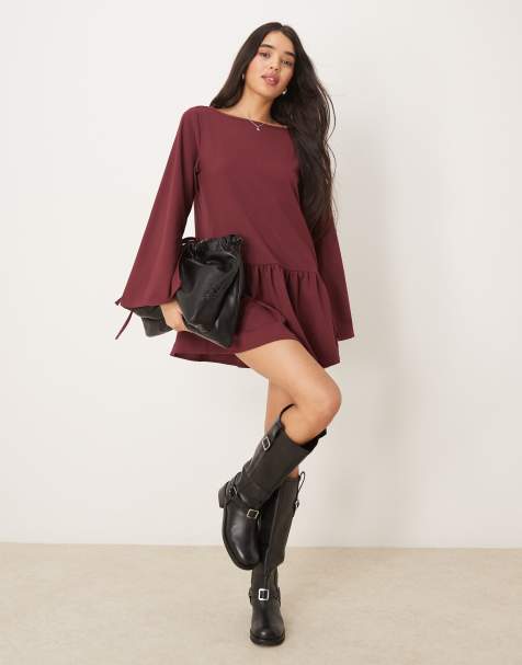 ASOS DESIGN – Elegantes, ausgestelltes Minikleid in Burgunderrot mit tiefer Taille - view 1