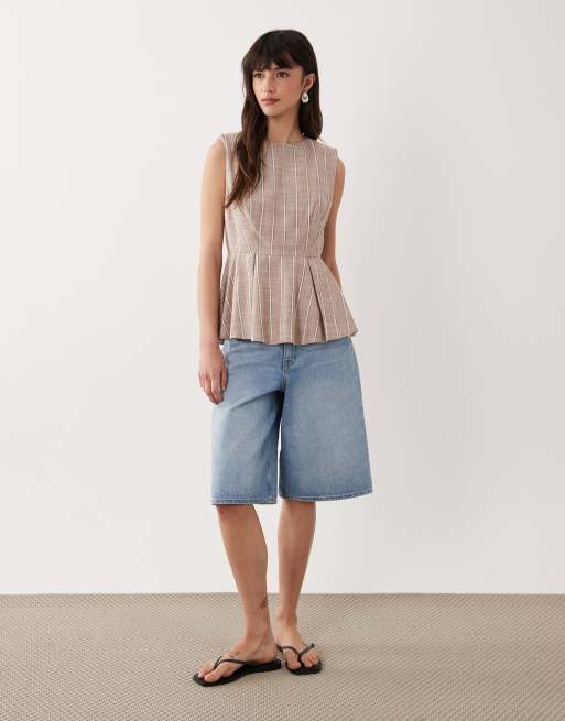 ASOS DESIGN – Elegantes, kastiges Oberteil mit Schößchen, 2 von 4