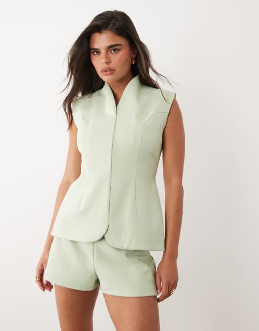 ASOS DESIGN – Shorts aus verstärktem Kreppstoff in Salbeigrün, Kombiteil, 3 von 3