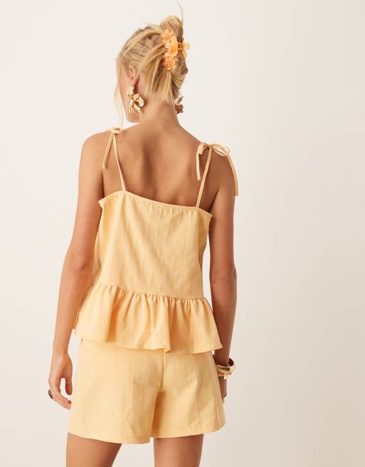 ASOS DESIGN – Elegantes Oberteil in Gelb gestreift mit gebundenen Trägern und Schößchen, Kombiteil, 4 von 4