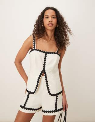 ASOS DESIGN - Elegantes Oberteil in Weiß mit eckigem Ausschnitt und Zickzack-Saum, Kombiteil