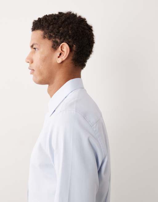 ASOS DESIGN – Elegantes, strukturiertes Hemd in Hellblau mit schmalem Schnitt und doppelten Manschetten, 4 von 5