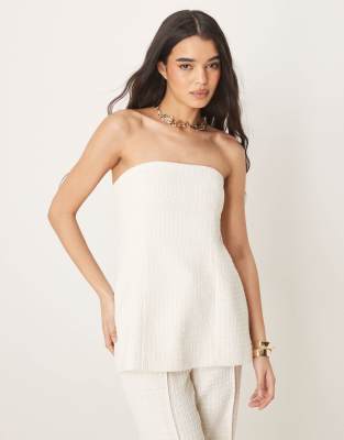ASOS DESIGN - Elegantes, trägerloses Bouclé-Oberteil in Wollweiß, Kombiteil-Neutral