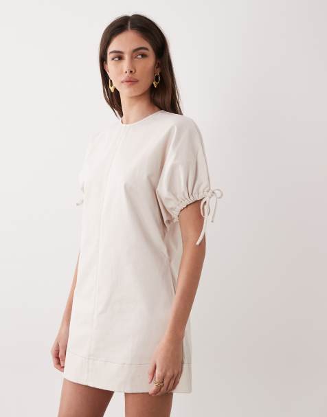 ASOS DESIGN - Elfenbenshvid minikjole med rund hals samt bindebåndsdetalje i ærmerne - view 1