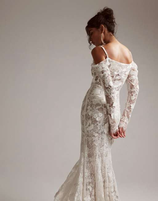 ASOS DESIGN – Elfenbensvit bröllopsklänning i maxilängd med påsydda detaljer i statemementstil och fishtail i spets, 5 av 6