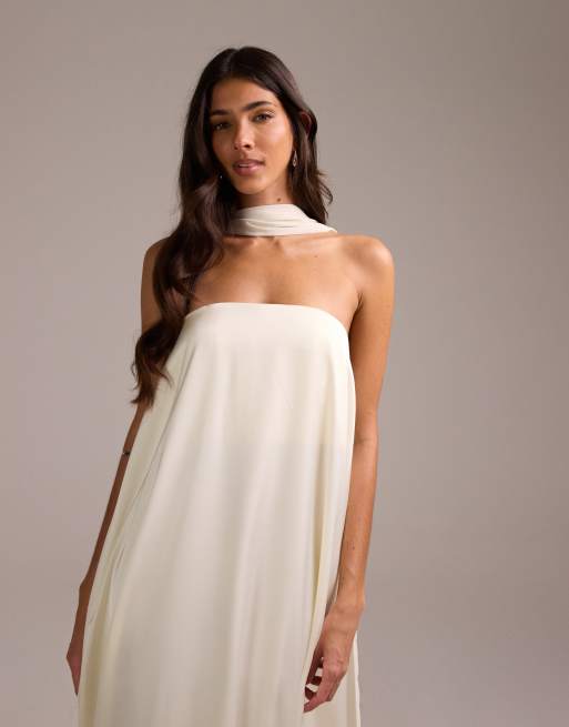 ASOS DESIGN – Elfenbensvit bröllopsklänning i satin med bandeau-ringning och scarfdetalj, 5 av 5