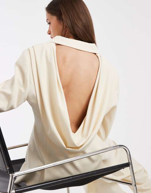 ASOS DESIGN – Elfenbensvitt set med kavaj med drapering baktill, 2 av 3