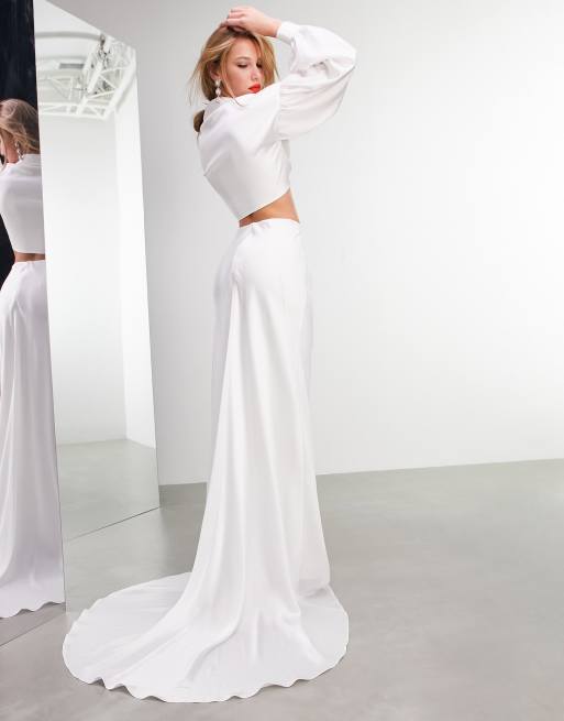 ASOS DESIGN – Elfenbensvit maxikjol med slits framtill och släp