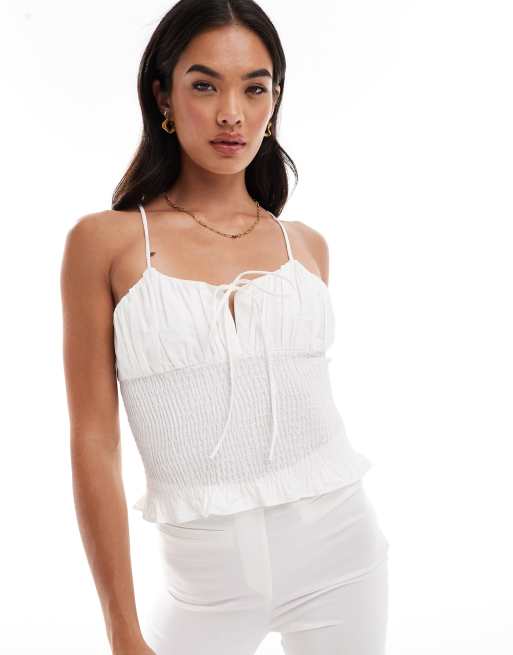ASOS DESIGN – Elfenbensvit, smockad topp i poplin