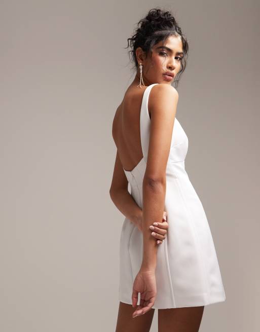 ASOS DESIGN – Elfenbensvit, strukturerad, minilång bröllopsklänning i satin med fyrkantig ringning, 2 av 6