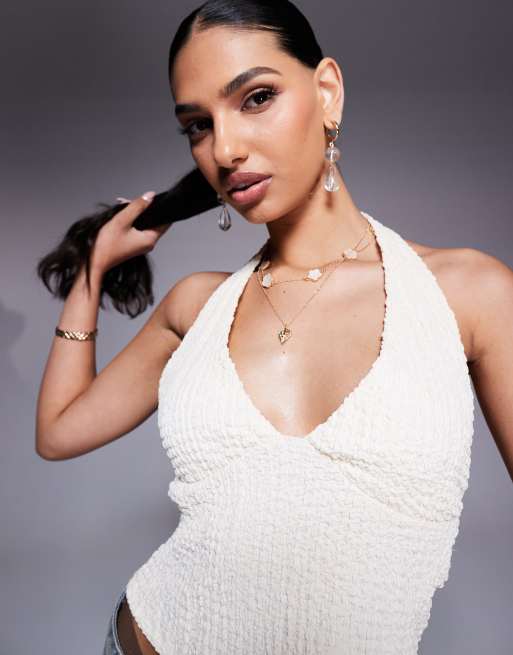 ASOS DESIGN – Elfenbensvit, strukturerad topp med halterneck