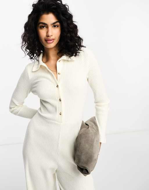 ASOS DESIGN – Elfenbensvit, supermjuk, ribbad jumpsuit med knäppning, 3 av 4