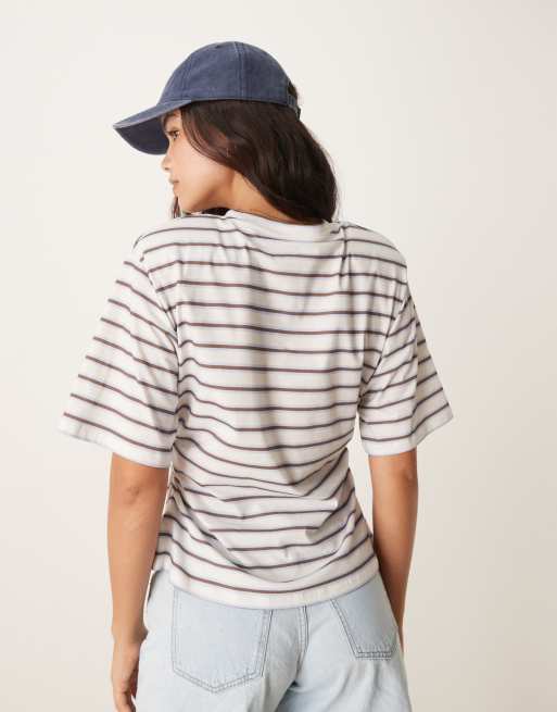 ASOS DESIGN – Elfenbensvit t-shirt med indragen sida och axelvaddar, 4 av 4