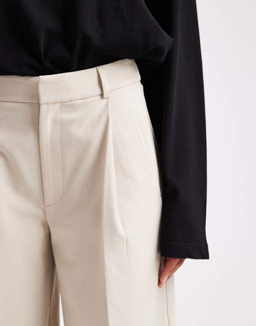 ASOS DESIGN – Elfenbensvita, figursydda byxor med vida ben, 3 av 5