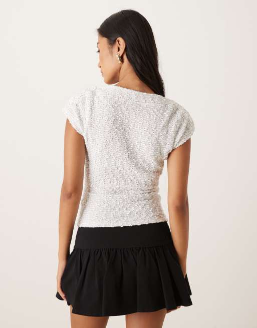 ASOS DESIGN – Elfenbensvitt linne i texturerad bouclé med båtringning och knappar, 3 av 4