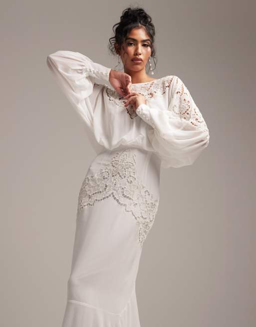 ASOS DESIGN Ella Vestito da sposa con maniche a campana color crema in pizzo sangallo con perline