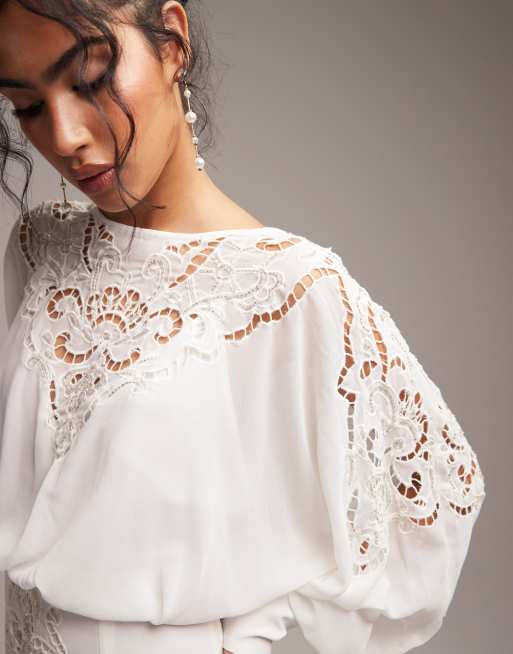 ASOS DESIGN - Ella - Vestito da sposa con maniche a campana color crema in pizzo sangallo con perline , 5 di 6
