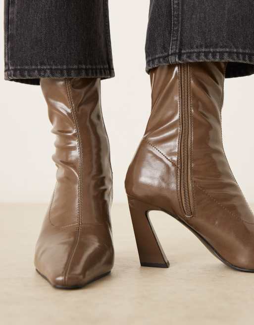 ASOS DESIGN – Ember – Olivgröna ankelboots i strumpmodell med mejslad tå, 2 av 4