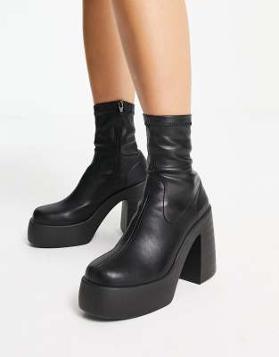 ASOS DESIGN - Ember - Sock-Boot-Stiefeletten in Schwarz mit hohem Absatz