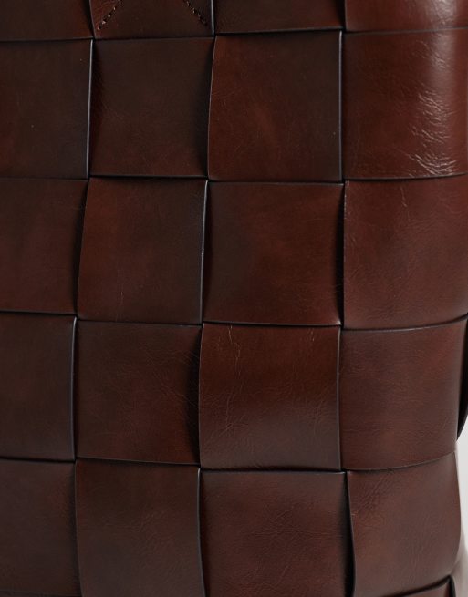 ASOS DESIGN embossed weave tote bag in brown, 3 of 4