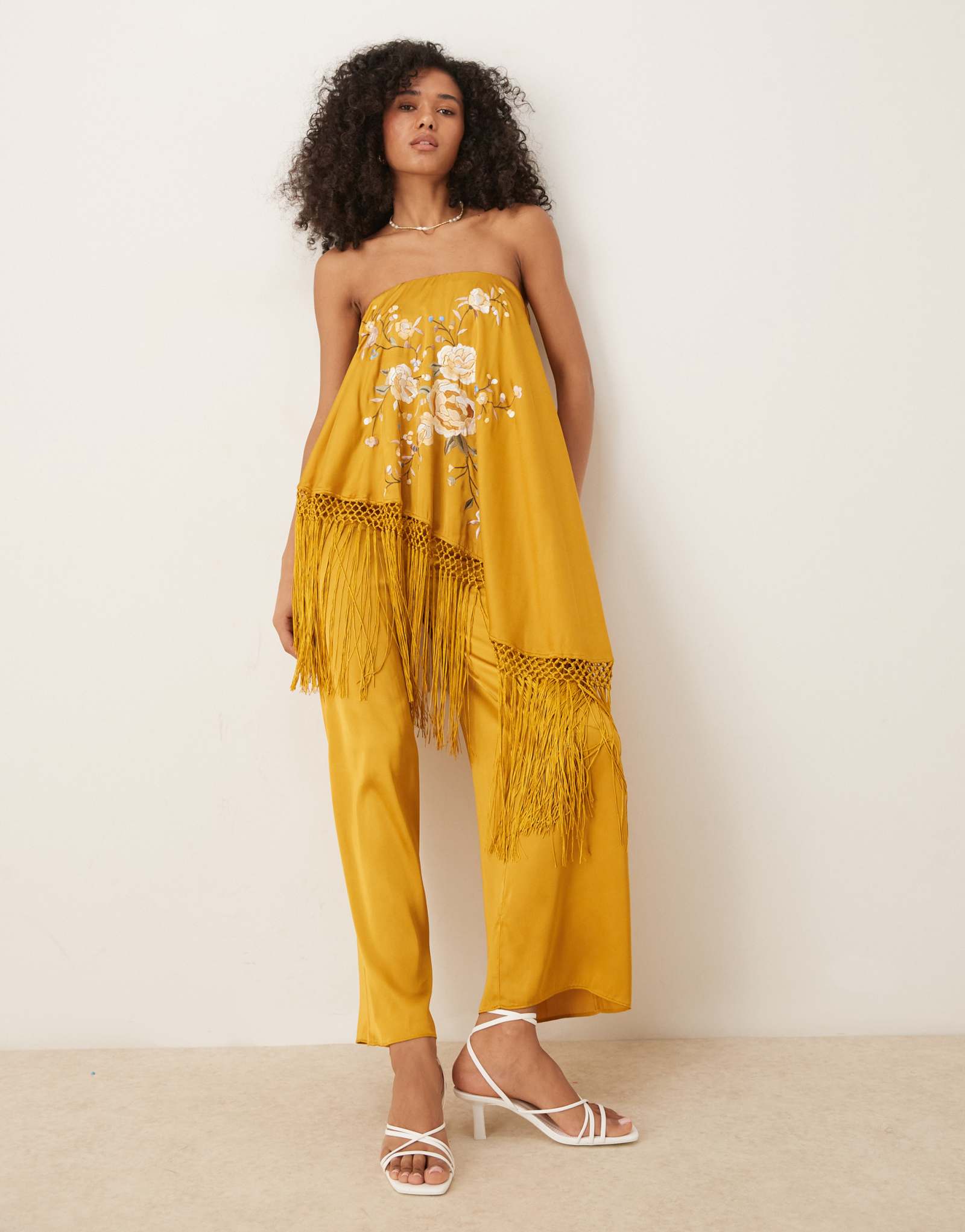 Атласный комбинезон с бахромой и вышивкой ASOS DESIGN цвета охры