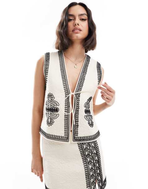 ASOS DESIGN embroidered quilted singlet in cream (part of a set) - view 1