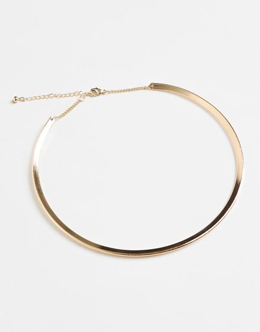 ASOS DESIGN – Eng anliegende, goldfarbene Halskette in gedrehter Optik, 4 von 4