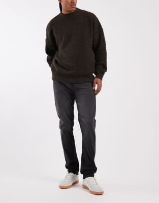 Eng geschnittene Jeans in schwarzer Waschung Schwarz 58 Short
