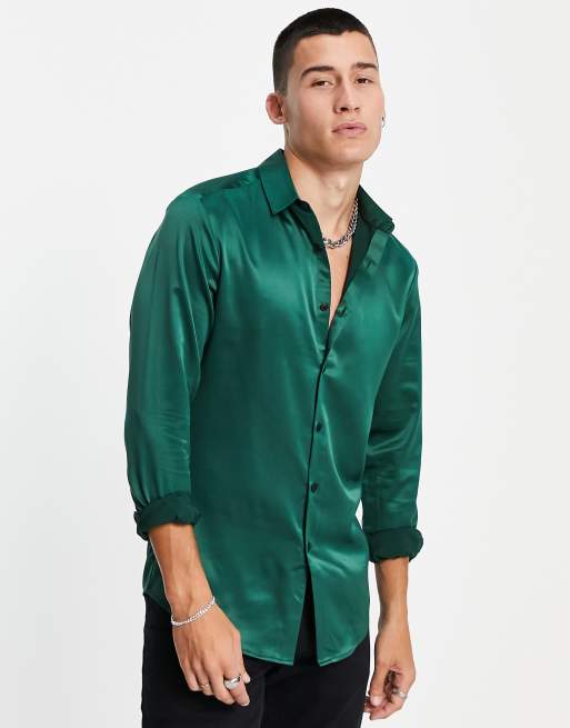 ASOS DESIGN – Eng geschnittenes Satinhemd in Grün