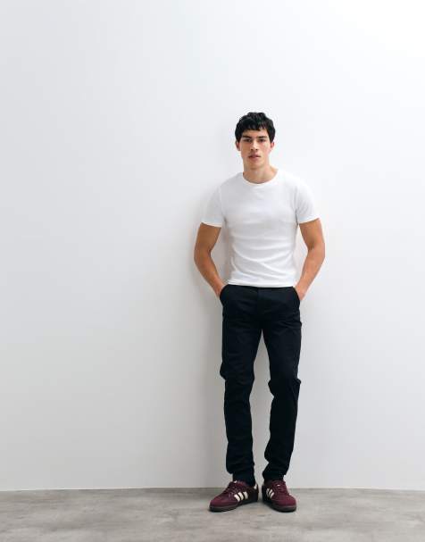 ASOS DESIGN – Enge Chinohose in Schwarz - view 1