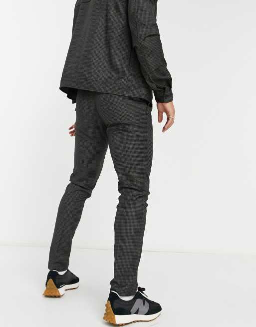ASOS DESIGN – Enge, elegante Hose in Burgunderrot mit kleinem Karomuster, 2 von 4