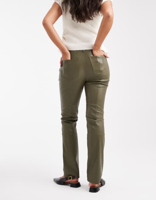 ASOS DESIGN – Enge Hose aus Kunstleder in Dunkelgrün mit Biker-Details, 2 von 5