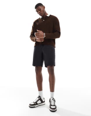 Enge Jeansshorts in verwaschenem Schwarz Schwarz 48