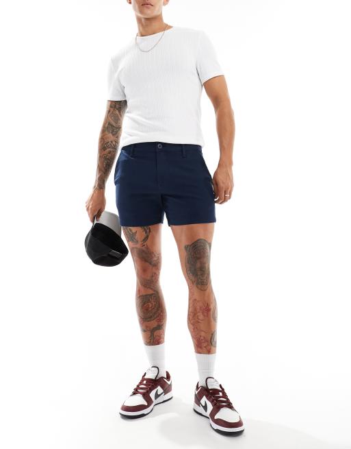 ASOS DESIGN – Enge, kürzere Chinoshorts in Navy, 2 von 5