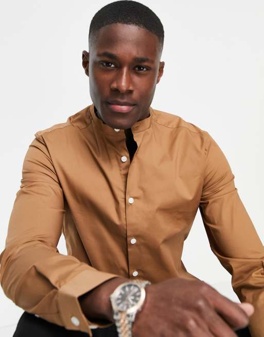 ASOS DESIGN – Enges Hemd in Hellbraun mit Grandad-Kragen