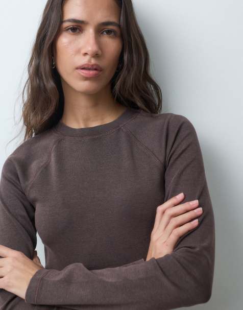 ASOS DESIGN enges Langarm-Baby-T-Shirt mit Raglanärmeln in verwaschenem Schokobraun - view 1
