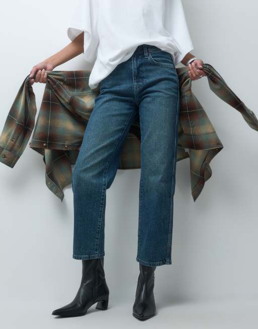 ASOS DESIGN enkeljeans met comfortstretch en rechte pijpen in mid-wash, 3 van 5