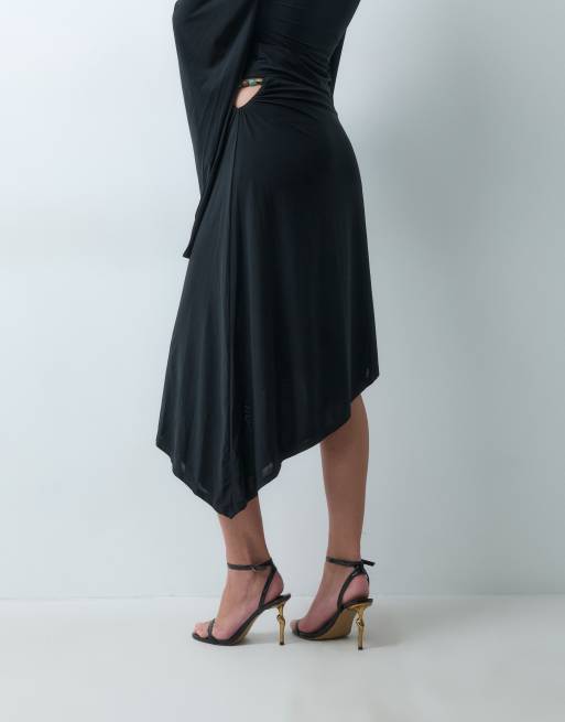 ASOS DESIGN ensemble 2 pièces crop asymétrique avec perles en noir, 4 de 5