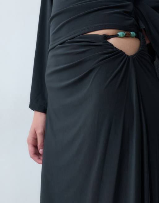 ASOS DESIGN ensemble 2 pièces crop asymétrique avec perles en noir, 5 de 5