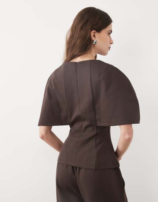 ASOS DESIGN Ensemble 2 pièces en t-shirt en jersey à manches cape marron, 4 de 4