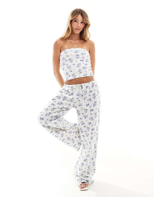ASOS DESIGN - Ensemble avec top bustier et pantalon en maille gaufrée - Imprimé fleurs et myrtilles