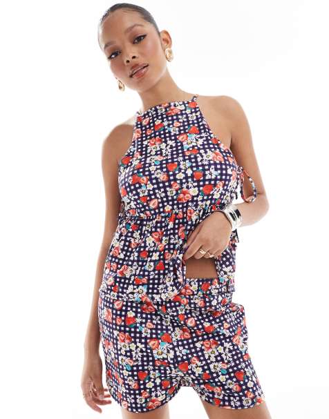 ASOS DESIGN - Ensemble avec top chasuble et short à motif vichy et fraises - view 1