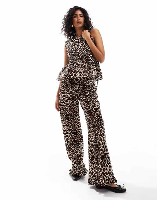 ASOS DESIGN - Ensemble blouse nouée sur le devant et pantalon à imprimé léopard - Multicolore